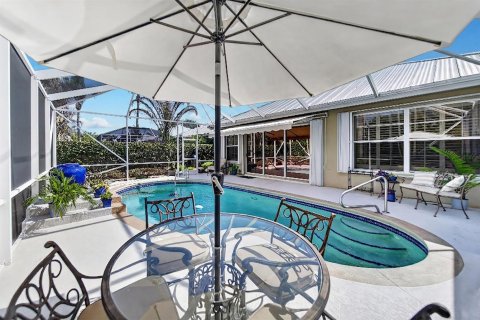 Villa ou maison à Palm City, Floride 3 chambres, 181.35 m2 № 2147201