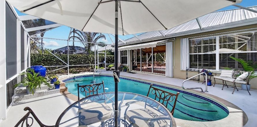 Villa ou maison à Palm City, Floride 3 chambres, 181.35 m2 № 2147201
