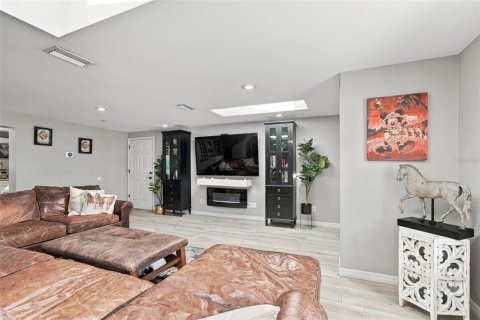 Villa ou maison à vendre à Odessa, Floride: 4 chambres, 272.39 m2 № 2405243 - photo 19