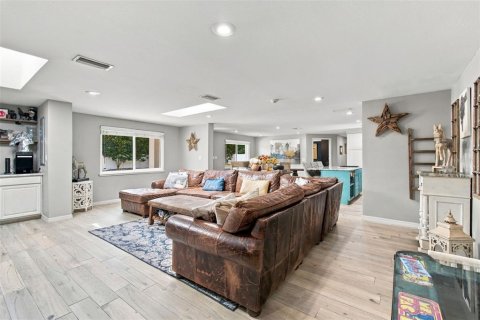 Villa ou maison à vendre à Odessa, Floride: 4 chambres, 272.39 m2 № 2405243 - photo 22