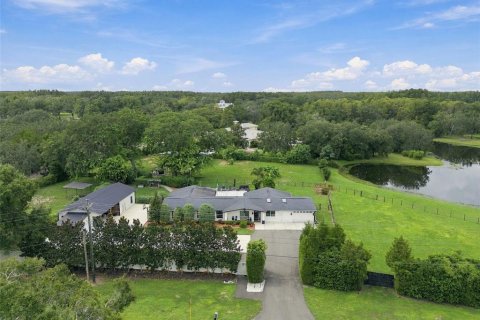 Villa ou maison à Odessa, Floride 4 chambres, 272.39 m2 № 2405243