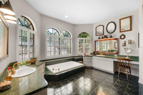 House in Lutz, Florida 4 bedrooms, 274.43 sq.m. № 2117626 - photo 17