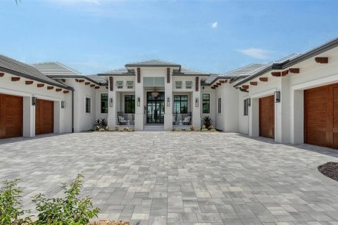 House in Lakewood Ranch, Florida 4 bedrooms, 557.13 sq.m. № 1796007 - photo 4