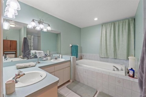 House in Spring Hill, Florida 3 bedrooms, 171.96 sq.m. № 1879751 - photo 7