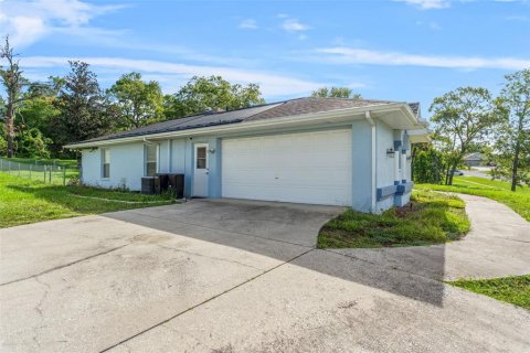 House in Spring Hill, Florida 3 bedrooms, 171.96 sq.m. № 1879751 - photo 22