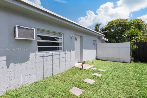 Villa ou maison à vendre à North Miami Beach, Floride: 3 chambres, 103.12 m2 № 2409390 - photo 10