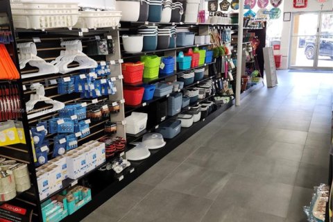 Commercial property in Plantation, Florida № 1984930 - photo 4