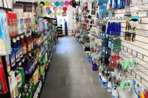 Commercial property in Plantation, Florida № 1984930 - photo 5