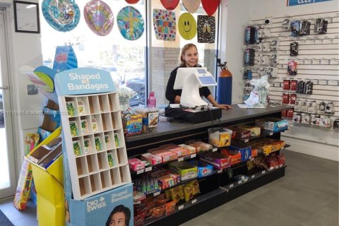 Commercial property in Plantation, Florida № 1984930 - photo 2