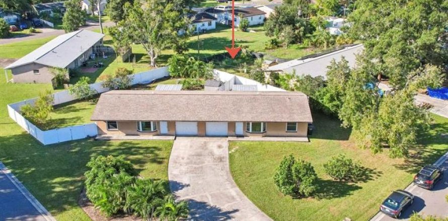 Immobilier commercial à Saint Petersburg, Floride 4 chambres, 158.31 m2 № 2430516