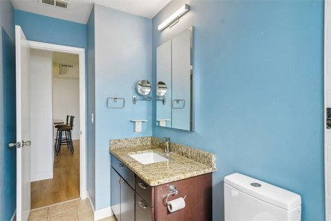 Immobilier commercial à vendre à Saint Petersburg, Floride: 4 chambres, 158.31 m2 № 2430516 - photo 13