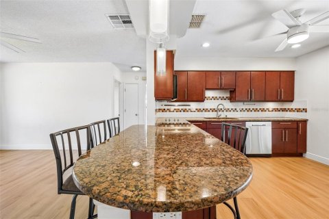 Immobilier commercial à vendre à Saint Petersburg, Floride: 4 chambres, 158.31 m2 № 2430516 - photo 18