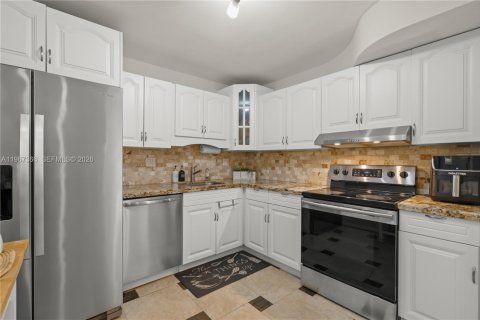 Condominio en venta en Hallandale Beach, Florida, 2 dormitorios, 101.45 m2 № 2028797 - foto 23