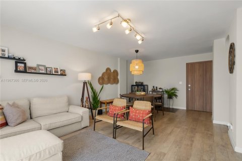 Condominio en venta en Hallandale Beach, Florida, 2 dormitorios, 101.45 m2 № 2028797 - foto 4