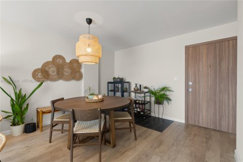 Condominio en venta en Hallandale Beach, Florida, 2 dormitorios, 101.45 m2 № 2028797 - foto 19