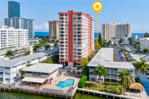 Condominio en venta en Hallandale Beach, Florida, 2 dormitorios, 101.45 m2 № 2028797 - foto 2