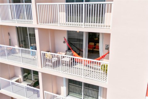 Condominio en venta en Hallandale Beach, Florida, 2 dormitorios, 101.45 m2 № 2028797 - foto 14