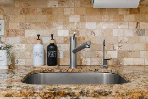 Condominio en venta en Hallandale Beach, Florida, 2 dormitorios, 101.45 m2 № 2028797 - foto 26