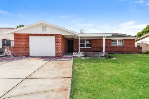 Casa en Port Richey, Florida 3 dormitorios, 131.55 m2 № 2383985