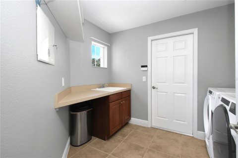 Casa en venta en Lake Mary, Florida, 4 dormitorios, 282.24 m2 № 1784824 - foto 25