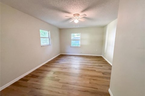 House in Orange City, Florida 3 bedrooms, 123.19 sq.m. № 2239489 - photo 14
