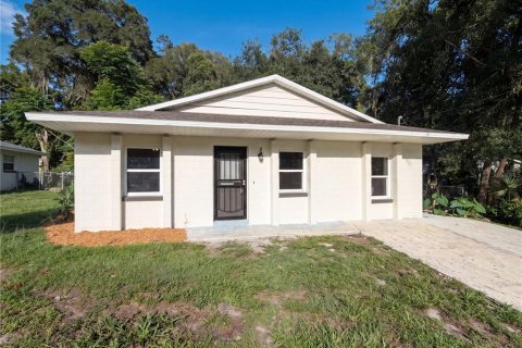 House in Orange City, Florida 3 bedrooms, 123.19 sq.m. № 2239489