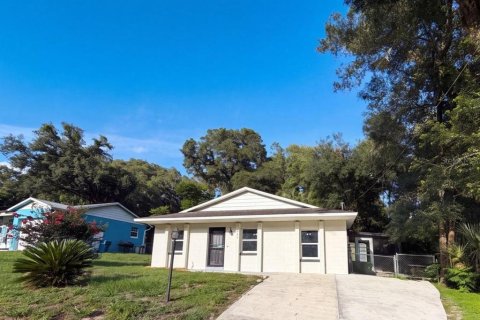 House in Orange City, Florida 3 bedrooms, 123.19 sq.m. № 2239489 - photo 2