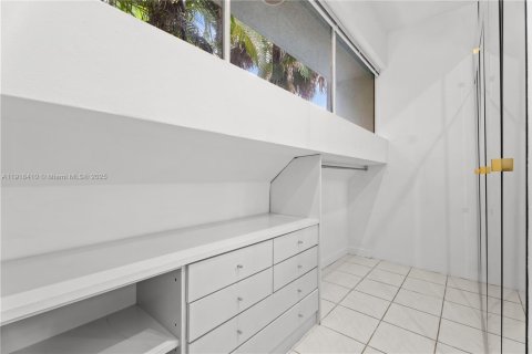 Villa ou maison à vendre à Miami, Floride: 3 chambres, 259.2 m2 № 1974291 - photo 26