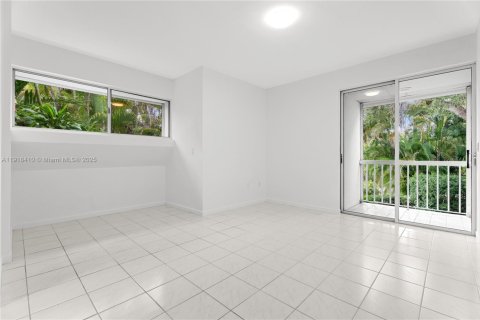 Villa ou maison à vendre à Miami, Floride: 3 chambres, 259.2 m2 № 1974291 - photo 30