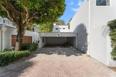 Villa ou maison à vendre à Miami, Floride: 3 chambres, 259.2 m2 № 1974291 - photo 4