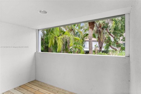 Villa ou maison à vendre à Miami, Floride: 3 chambres, 259.2 m2 № 1974291 - photo 29