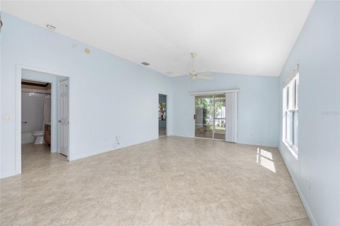 House in The Villages, Florida 3 bedrooms, 130.62 sq.m. № 1826480 - photo 15