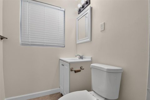 House in Edgewater, Florida 3 bedrooms, 104.79 sq.m. № 2094623 - photo 26