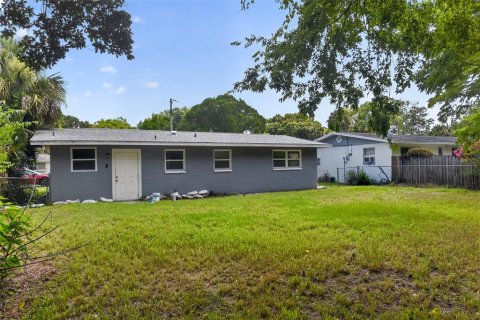 House in Edgewater, Florida 3 bedrooms, 104.79 sq.m. № 2094623 - photo 8