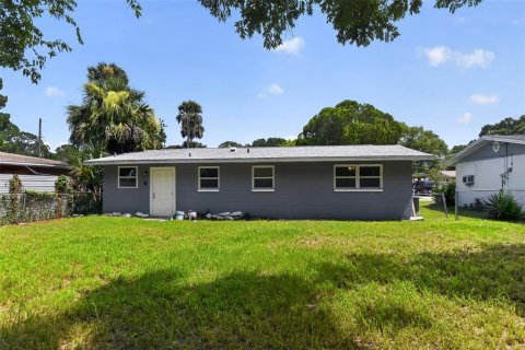 House in Edgewater, Florida 3 bedrooms, 104.79 sq.m. № 2094623 - photo 7