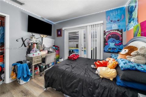 House in Plantation, Florida 5 bedrooms, 195.37 sq.m. № 2051214 - photo 29