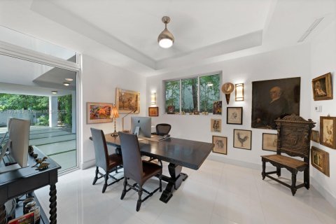 Casa en alquiler en Miami, Florida, 5 dormitorios, 433.85 m2 № 1974656 - foto 23