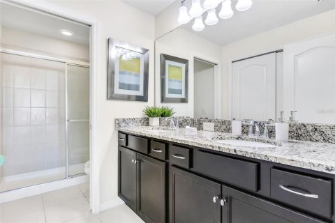 Townhouse in Kissimmee, Florida 5 bedrooms, 210.24 sq.m. № 1570855 - photo 12