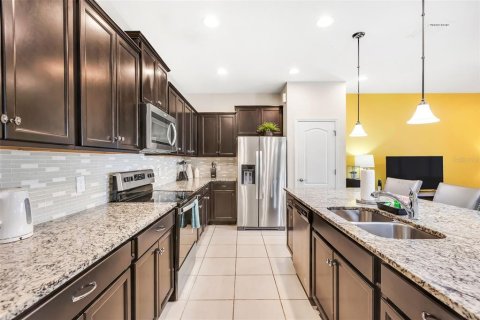 Townhouse in Kissimmee, Florida 5 bedrooms, 210.24 sq.m. № 1570855 - photo 4