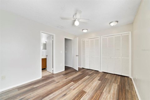 Townhouse in Winter Springs, Florida 2 bedrooms, 107.4 sq.m. № 2223554 - photo 10