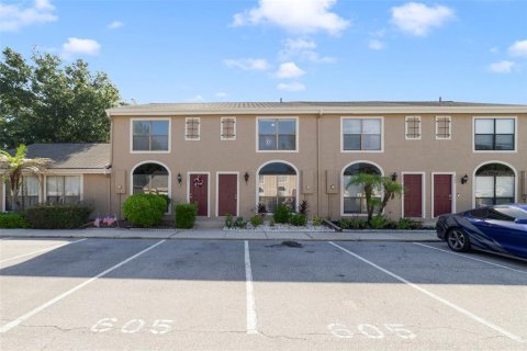 Townhouse in Winter Springs, Florida 2 bedrooms, 107.4 sq.m. № 2223554