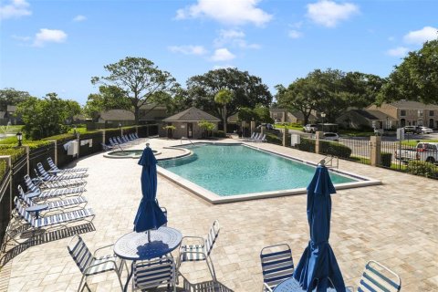 Townhouse in Winter Springs, Florida 2 bedrooms, 107.4 sq.m. № 2223554 - photo 19