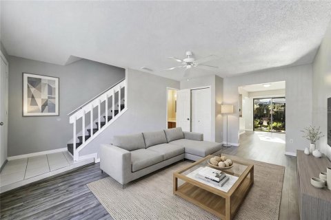 Townhouse in Winter Springs, Florida 2 bedrooms, 107.4 sq.m. № 2223554 - photo 2