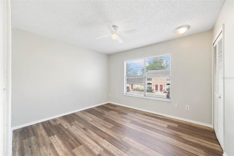 Townhouse in Winter Springs, Florida 2 bedrooms, 107.4 sq.m. № 2223554 - photo 24