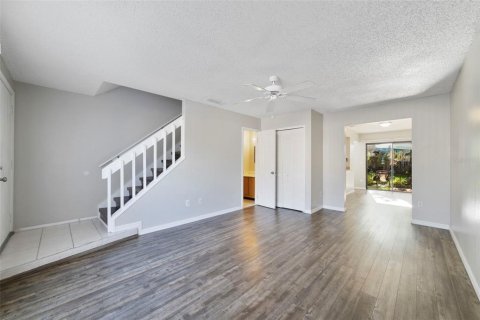 Townhouse in Winter Springs, Florida 2 bedrooms, 107.4 sq.m. № 2223554 - photo 21