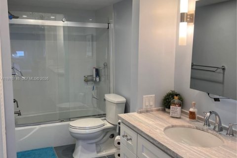 Condominio en alquiler en Pompano Beach, Florida, 1 dormitorio, 68.75 m2 № 2080288 - foto 24