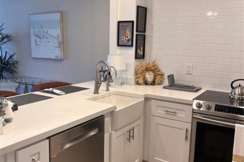 Condominio en alquiler en Pompano Beach, Florida, 1 dormitorio, 68.75 m2 № 2080288 - foto 4