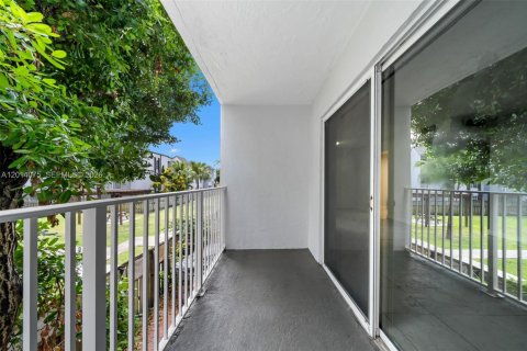Copropriété à vendre à Doral, Floride: 1 chambre, 75.25 m2 № 2390198 - photo 16