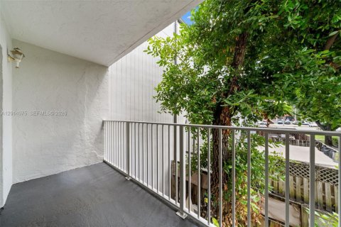 Copropriété à vendre à Doral, Floride: 1 chambre, 75.25 m2 № 2390198 - photo 17