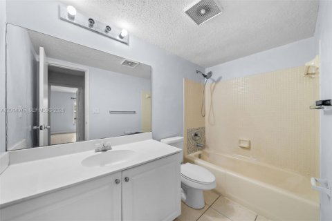 Copropriété à vendre à Doral, Floride: 1 chambre, 75.25 m2 № 2390198 - photo 14